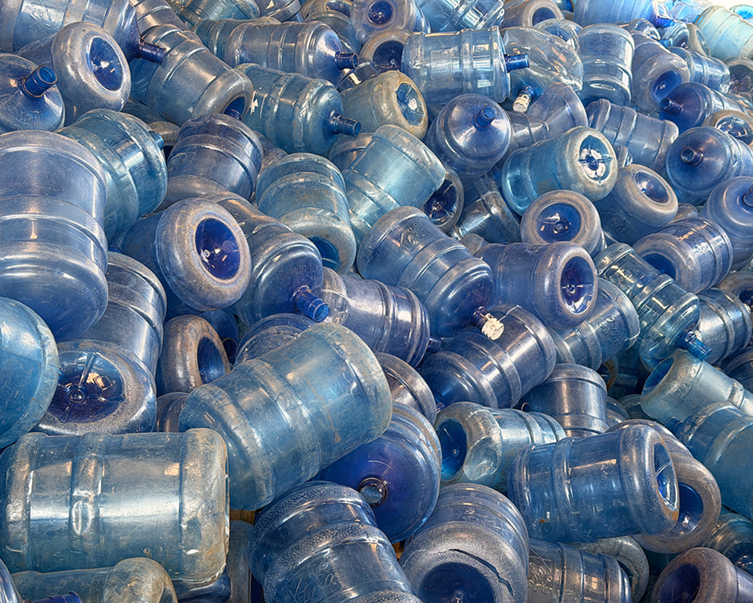 Botellas PET recicladas listas para valorización en Scrapmen Recycling Group